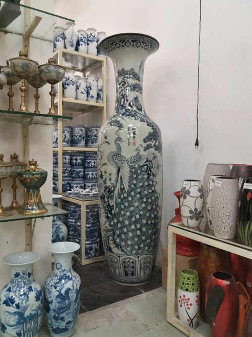 Lộc bình men lam vẽ kỹ
