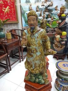 Đặt tượng lên đôn gỗ