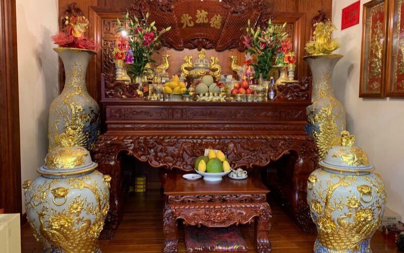 Bàn thờ gia tiên ngày Tết