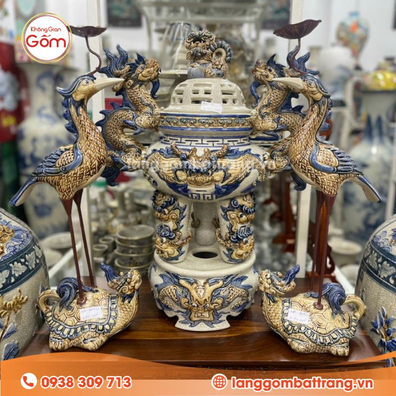 Đỉnh hạc thờ men rạn đắp rồng gốm Bát Tràng