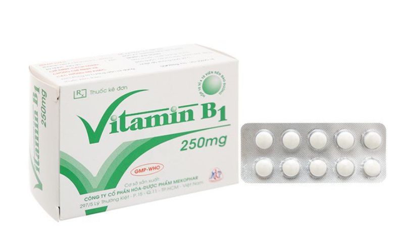 Pha thuốc B1 vào nước cắm hoa