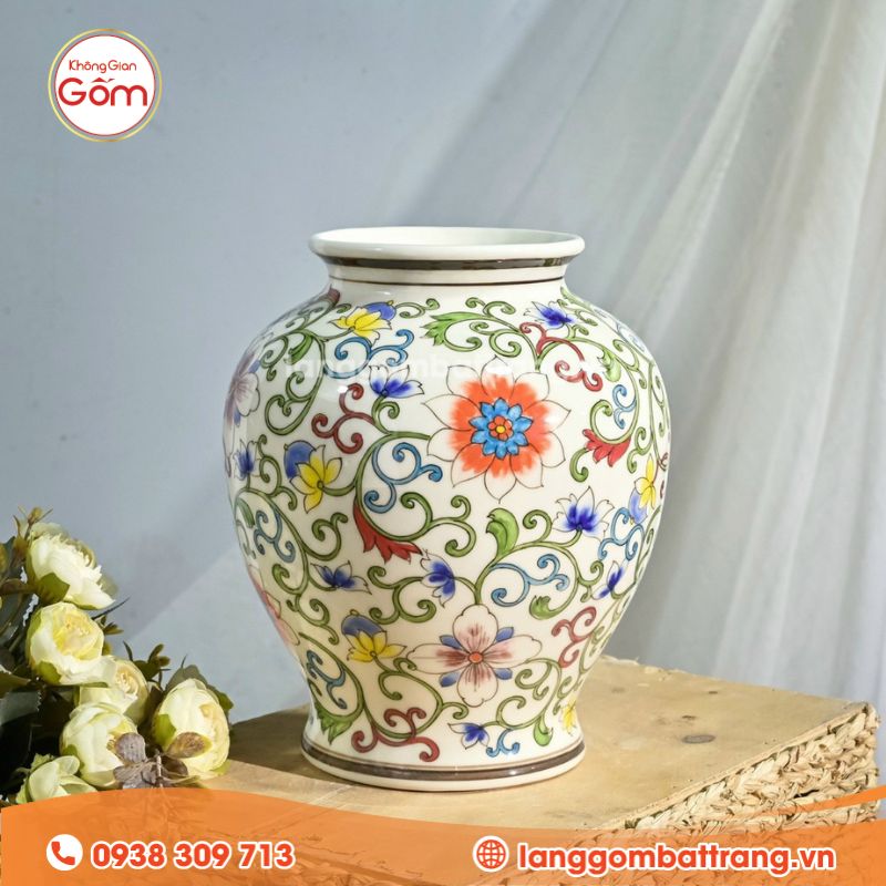 Hoa văn trên lọ hoa gốm sứ Bát Tràng