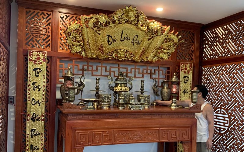 Lư đồng thờ cúng bàn thờ gia tiên
