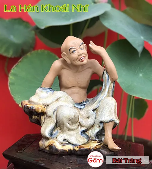 Cửa hàng bán tượng la hán tại Tân Phú