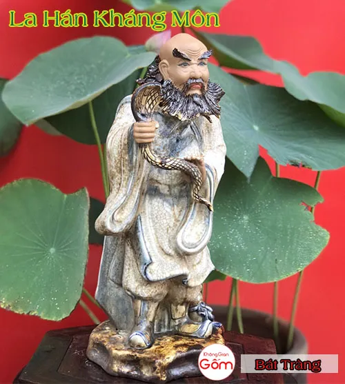 Cửa hàng bán tượng la hán tại Quận 9