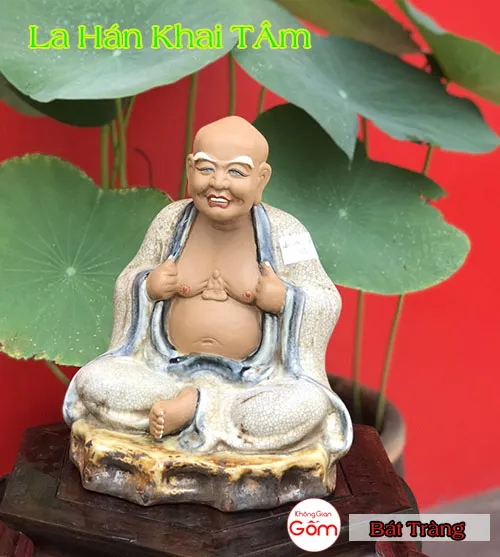 Cửa hàng bán tượng la hán tại huyện Củ Chi