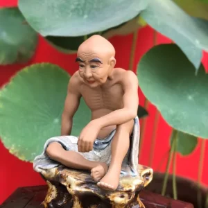 Cửa hàng bán tượng la hán tại Quận 7