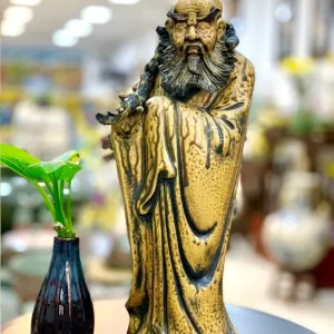 Cửa hàng bán tượng la hán tại huyện Nhà Bè